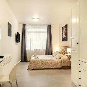 vincanto-rooms-old-town.praguehotelsweb.com/