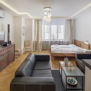 selinor-old-town-apartments-prague.praguehotelsweb.com/